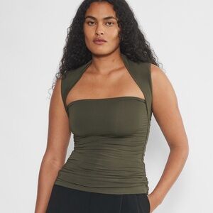 Aritzia Countour Flourish Top